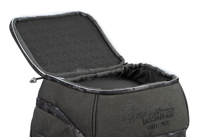 Fox Rage Street Fighter Backpack (Inc. 4 Tackleboxen) 5 Fox Rage Street Fighter Backpack (Inc. 4 Tackleboxen) - Image 5